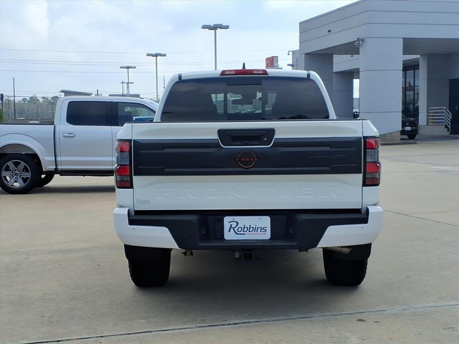 2026 Nissan Frontier Crew Cab PRO-4X® White at Robbins Nissan