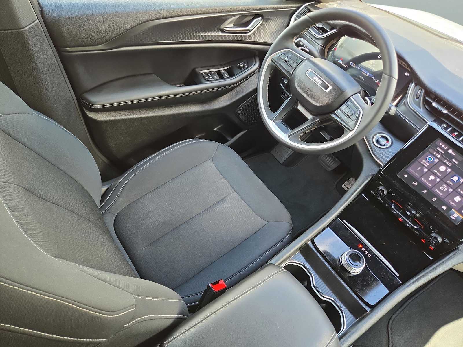2024 Jeep Grand Cherokee Laredo X photo 17