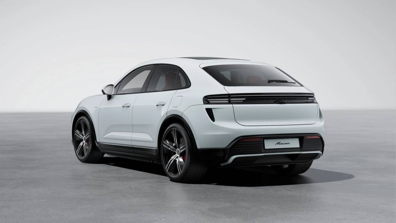 2025 Porsche Macan Electric Turbo photo 3