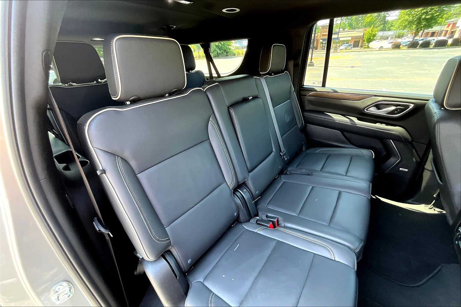 2024 Chevrolet Suburban Premier photo 19