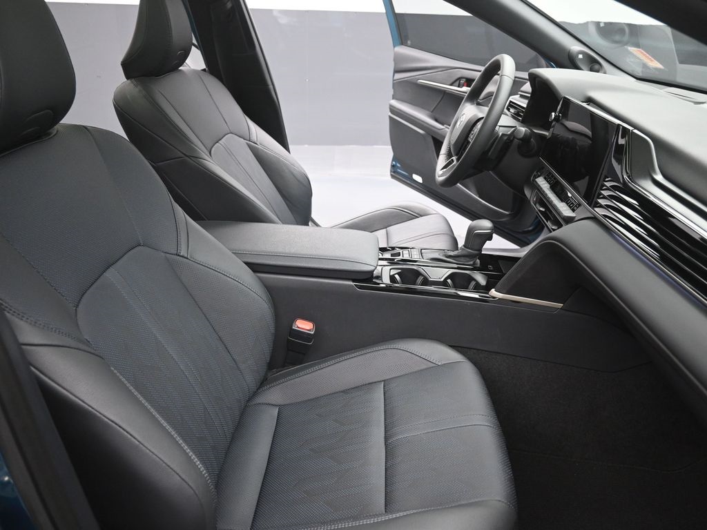 2025 Toyota Camry XSE photo 23