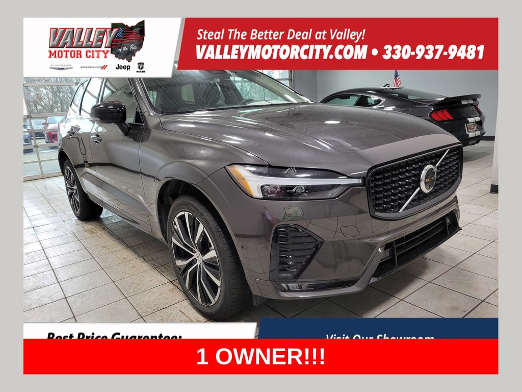 2025 Volvo XC60 Plus's photo