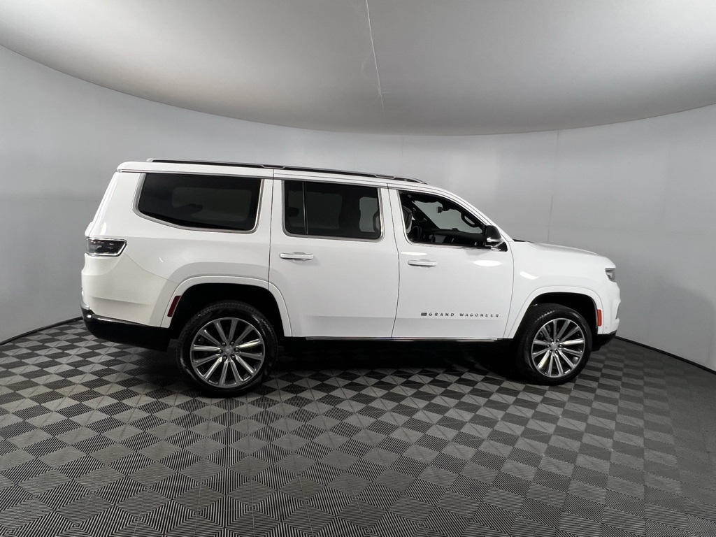 2023 Jeep Grand Wagoneer II photo 3