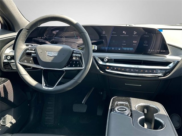 2025 Cadillac Lyriq Luxury photo 2