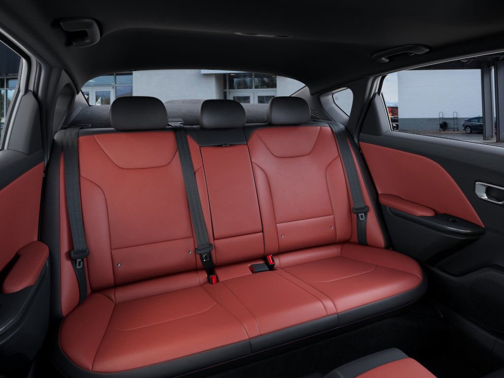 2025 Kia K4 GT-Line photo 11