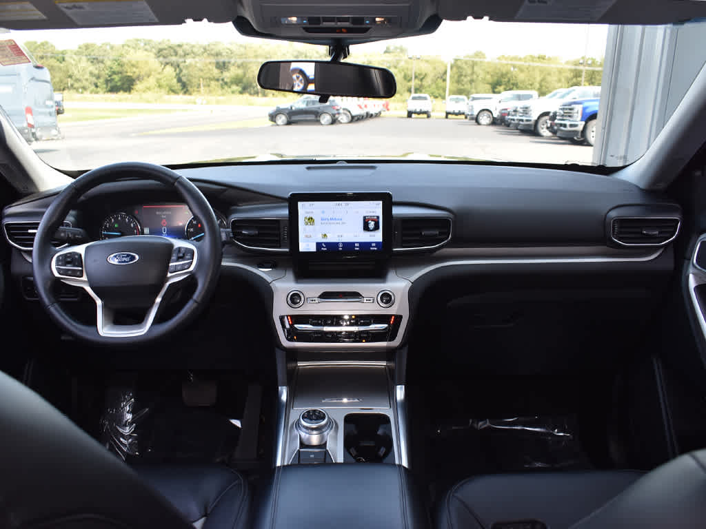 2023 Ford Explorer XLT photo 4