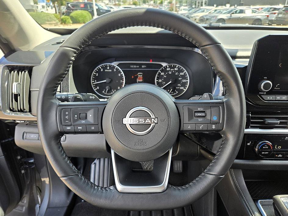 2024 Nissan Pathfinder SV photo 17