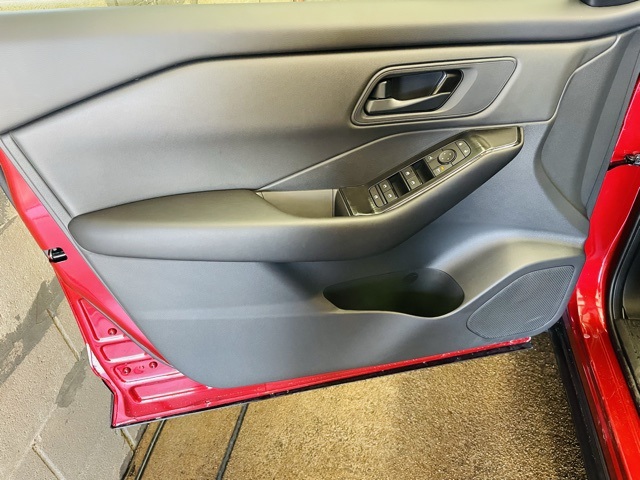 2025 Nissan Rogue S photo 9