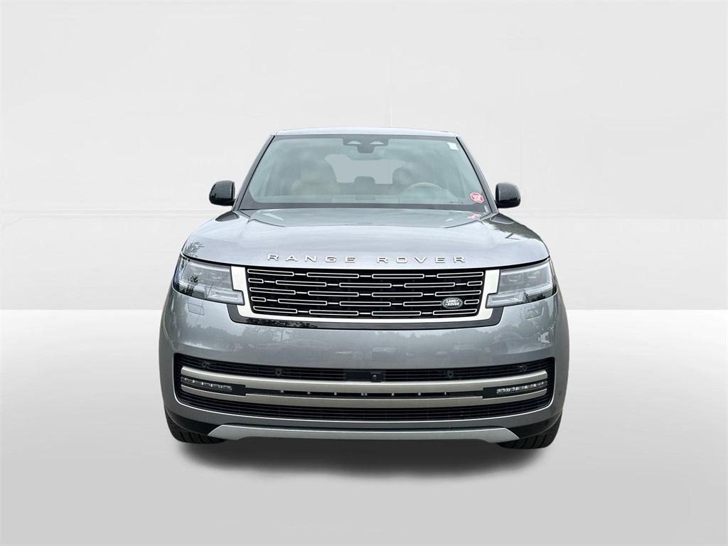 2025 Land Rover Range Rover SE photo 6