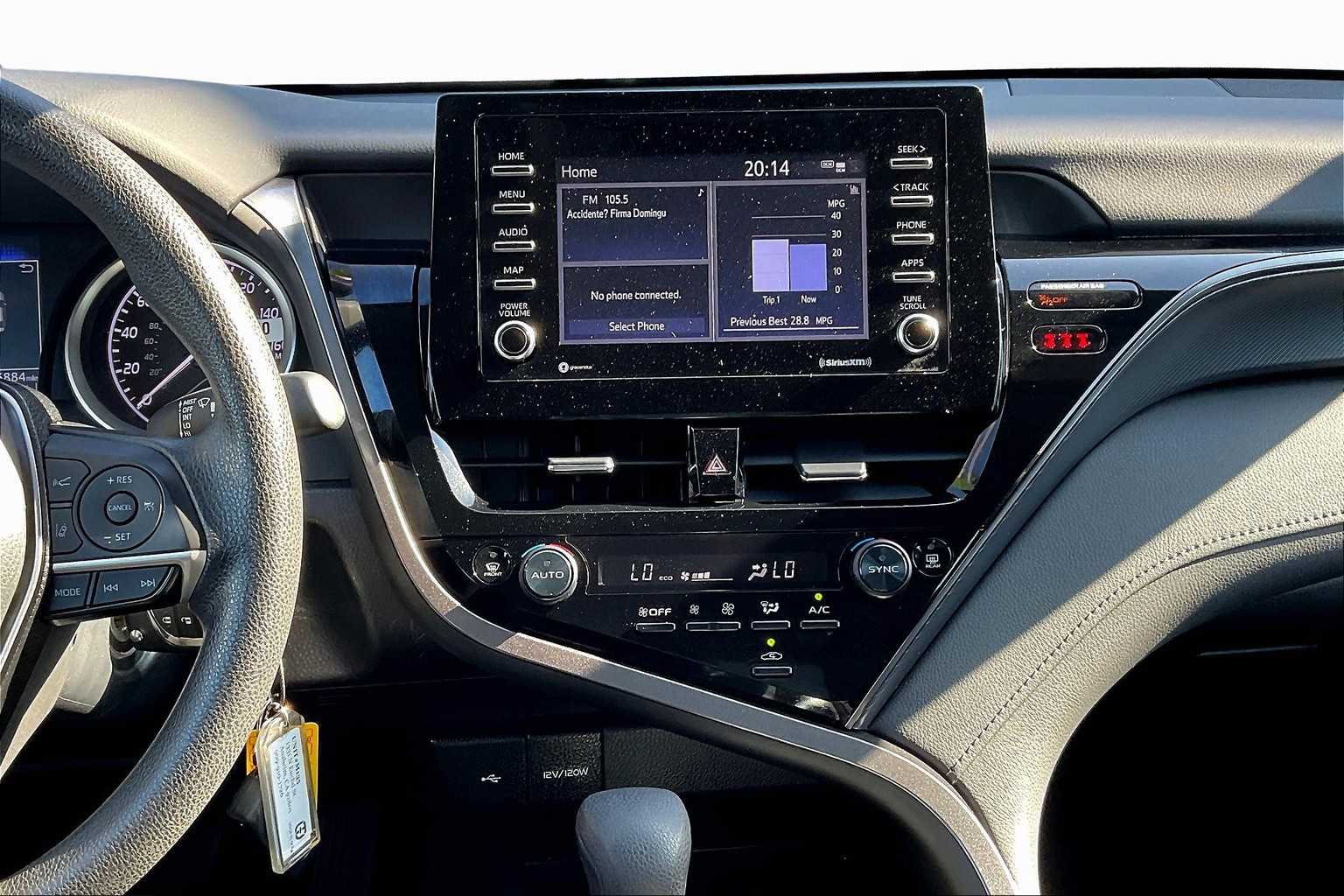2023 Toyota Camry LE photo 4