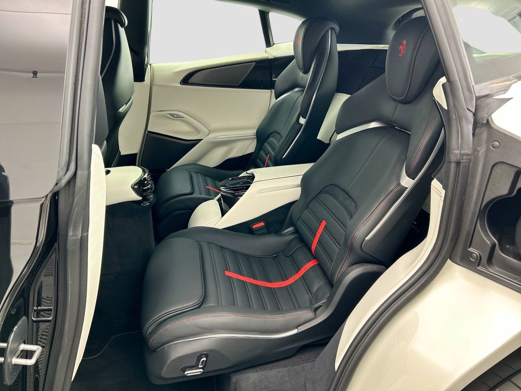 2024 Ferrari Purosangue photo 13