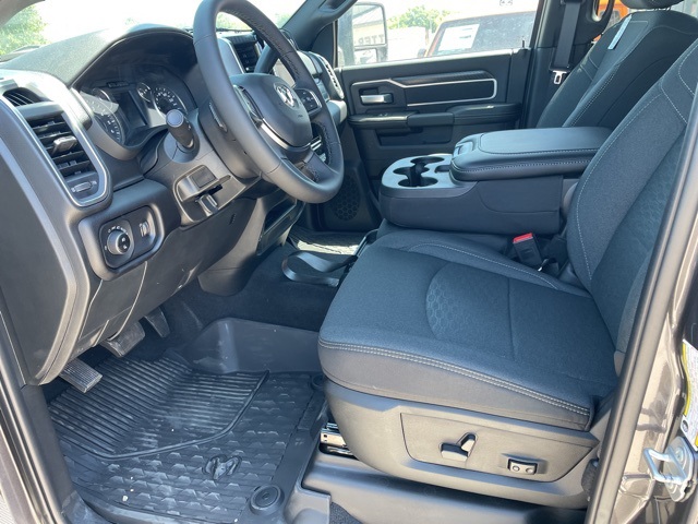 2025 Ram 2500 Big Horn photo 3