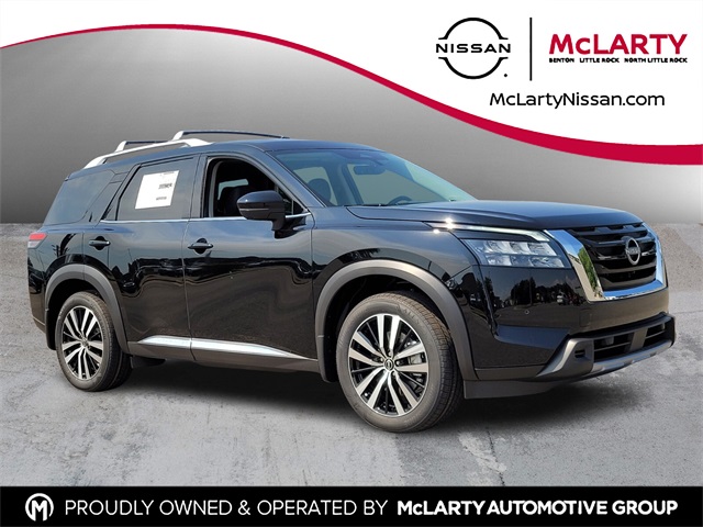 2025 Nissan Pathfinder Platinum's photo