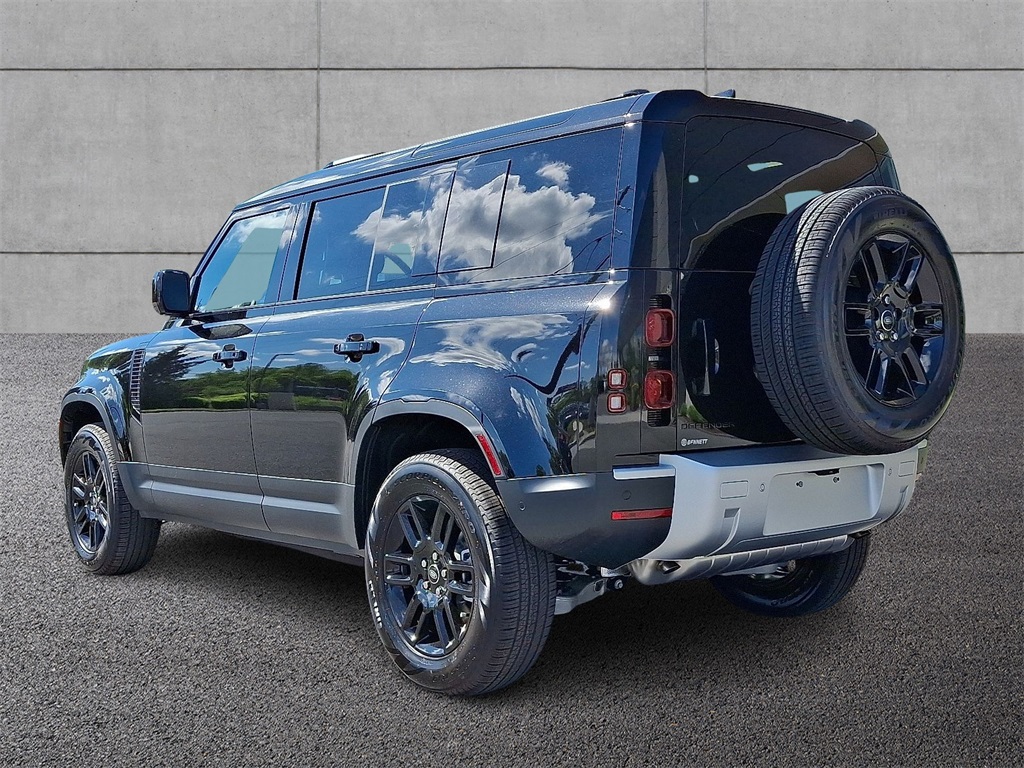 2025 Land Rover Defender 110 S photo 2