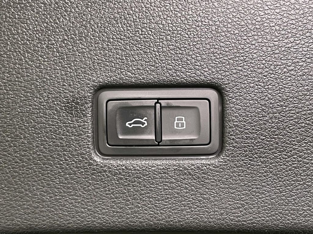 2020 Audi Q8 55 Prestige photo 19