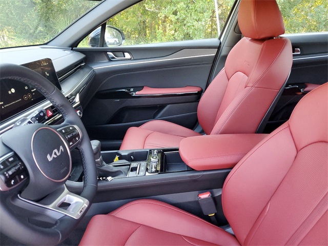 2025 Kia K5 GT-Line photo 9
