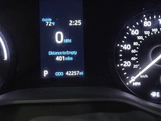 2022 Toyota Sienna LE photo 28