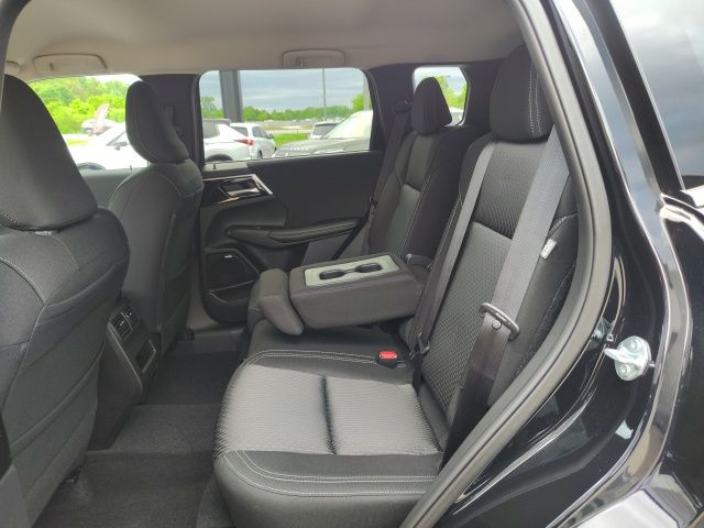 2025 Mitsubishi Outlander ES photo 24