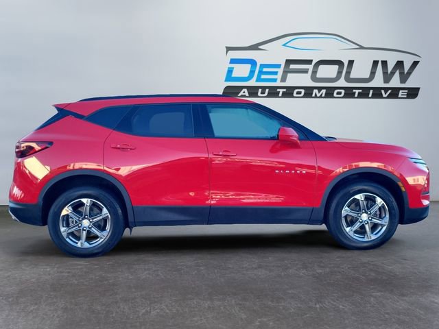2023 Chevrolet Blazer 2LT photo 2