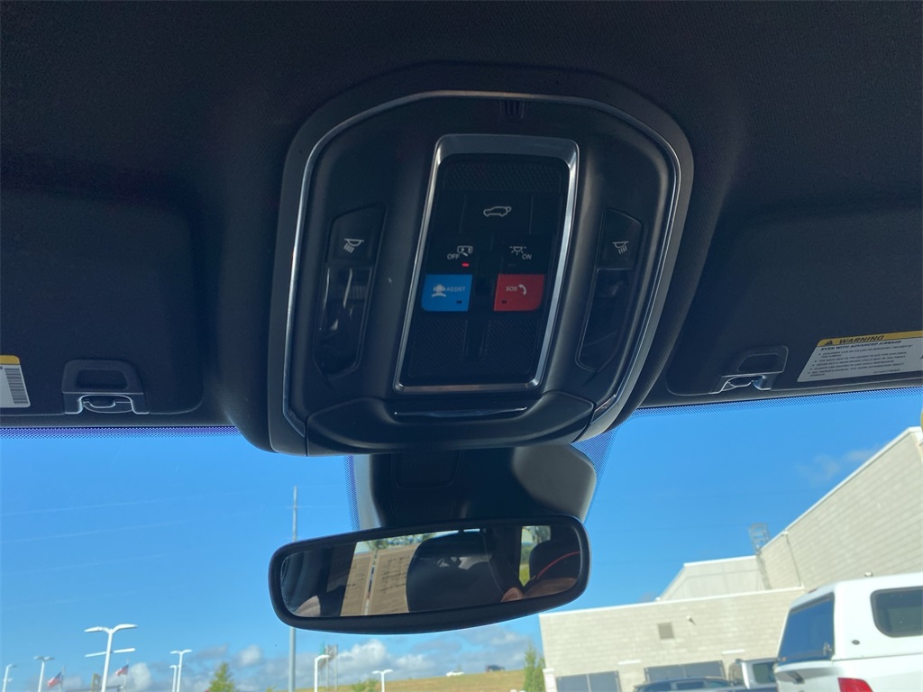 2023 Jeep Grand Cherokee Altitude photo 11