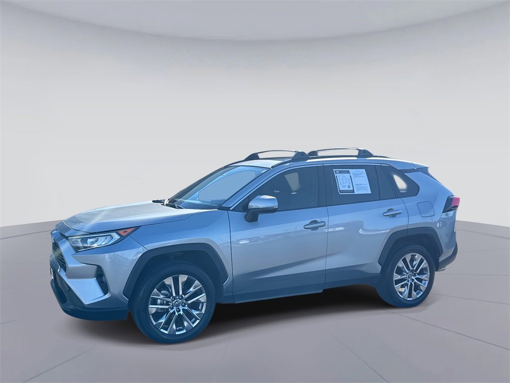2020 Toyota RAV4 XLE Premium photo 7