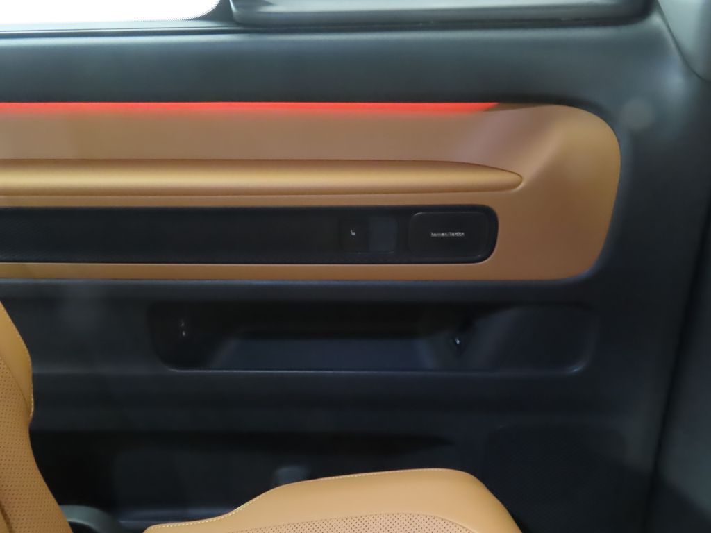 2025 Volkswagen ID. Buzz Pro Plus photo 24