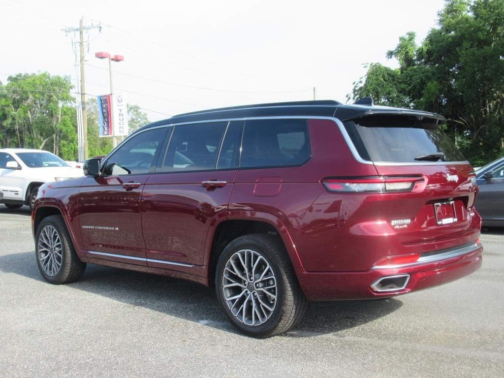 2025 Jeep Grand Cherokee L Summit photo 4