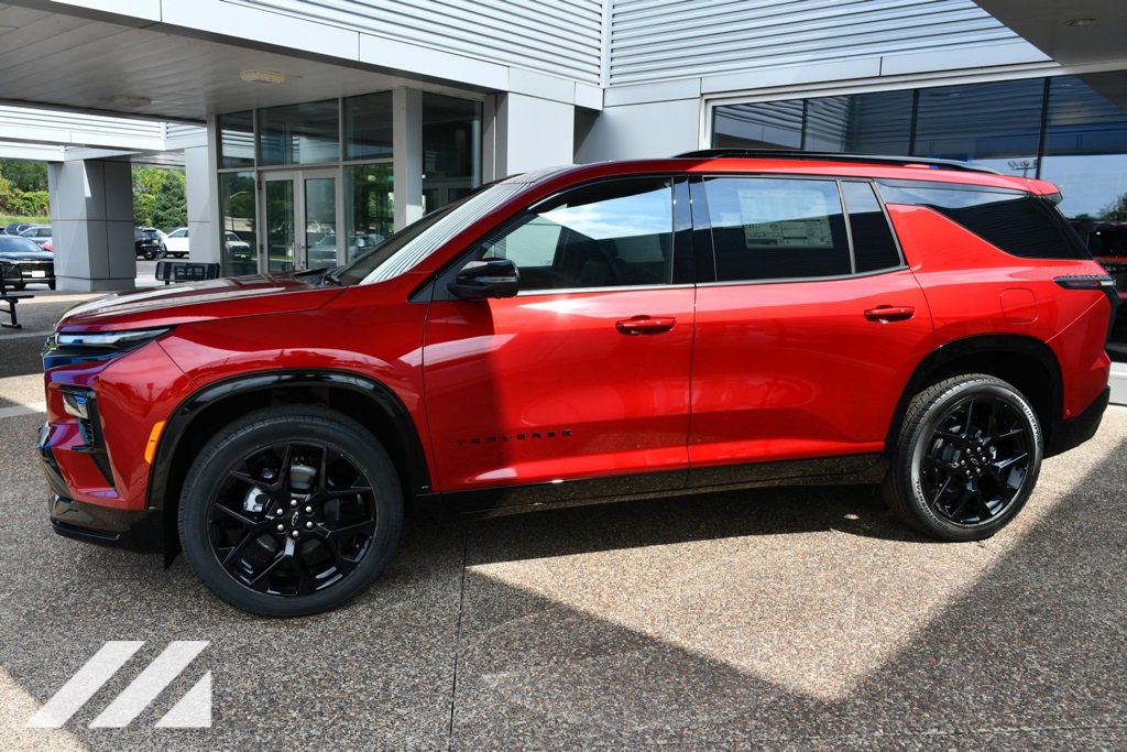 2026 Chevrolet Traverse RS photo 2