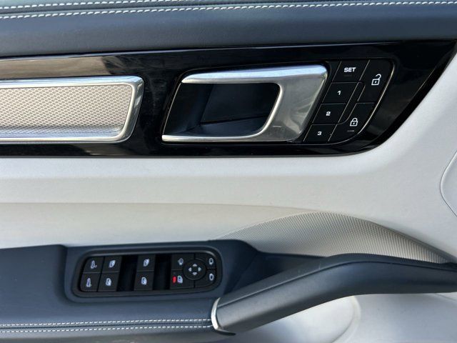 2023 Porsche Cayenne Coupe Platinum Edition photo 9