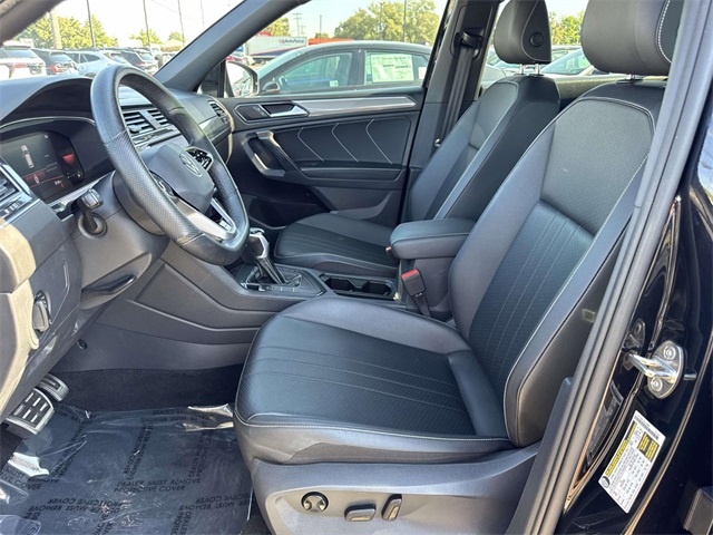 2023 Volkswagen Tiguan SE R-Line Black photo 14