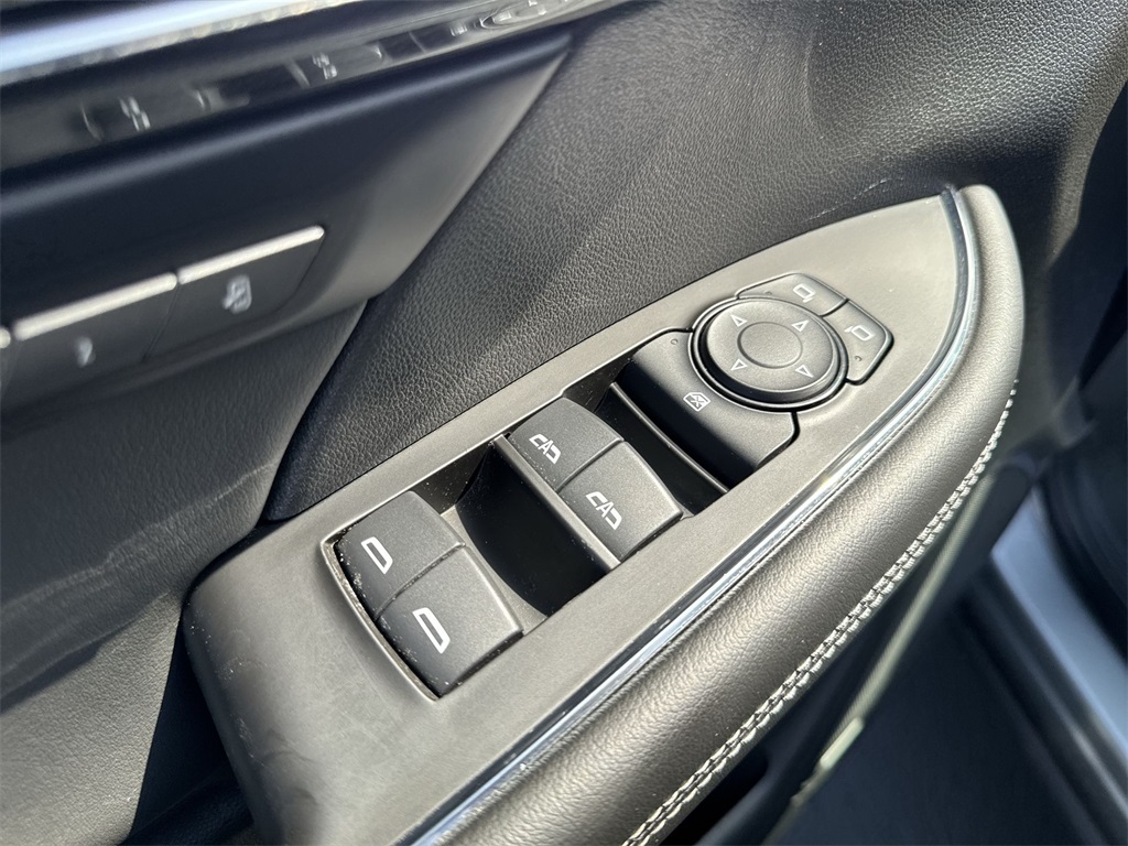 2023 Buick Envision Essence photo 19