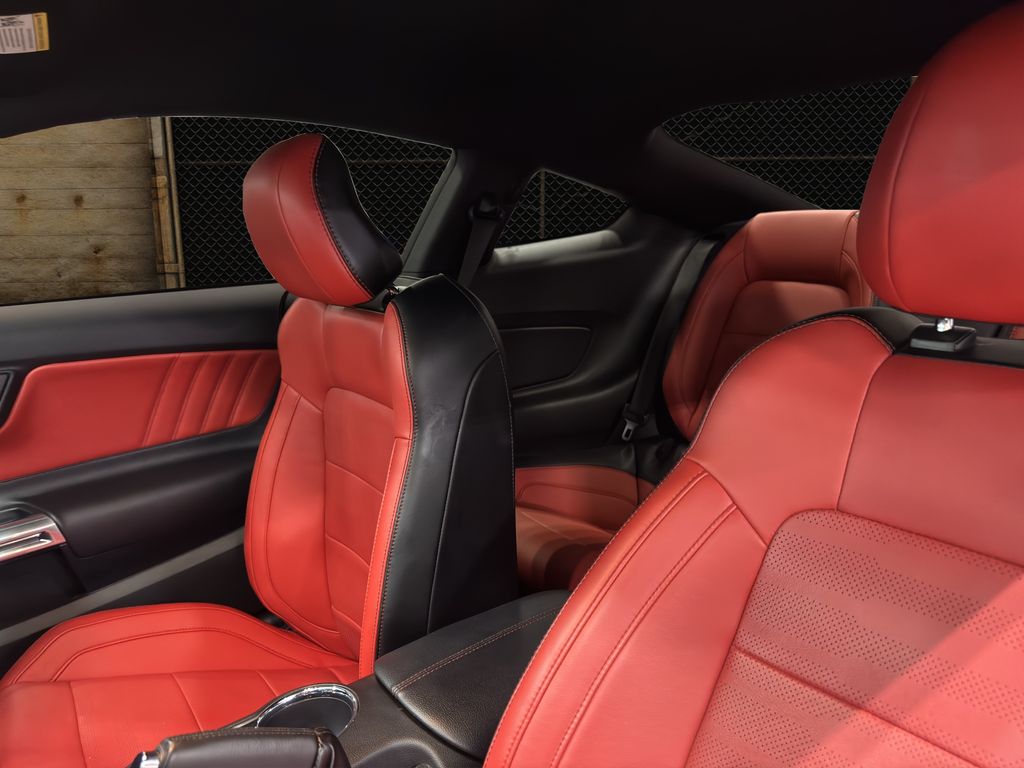 2016 Ford Mustang GT Premium photo 17