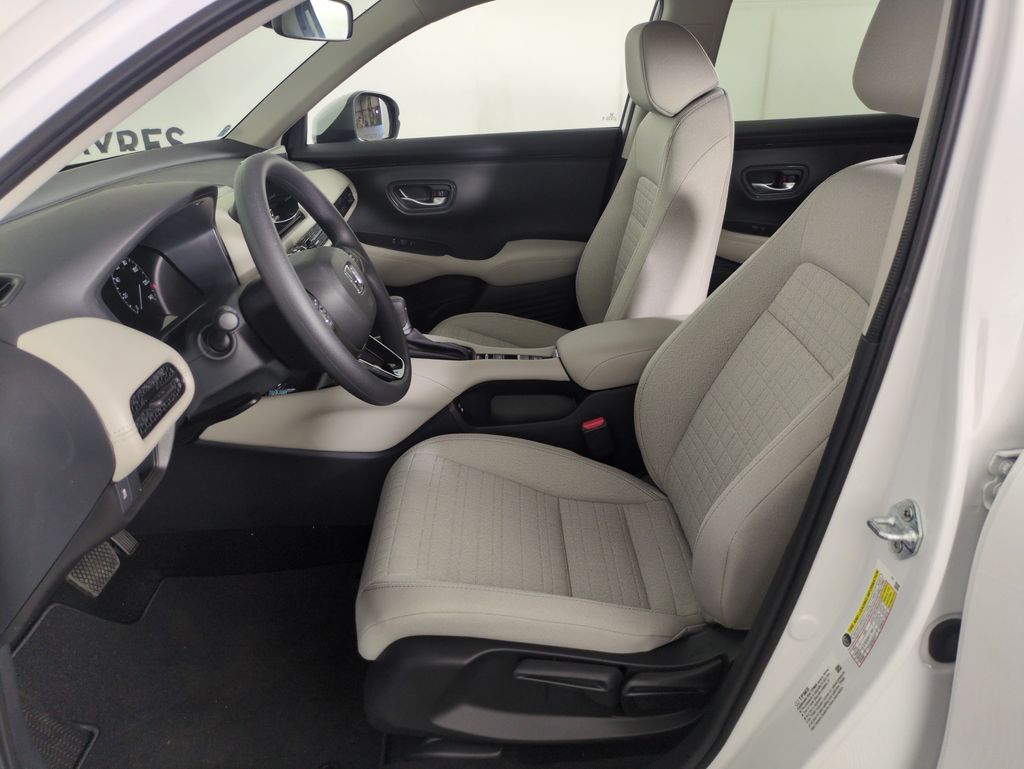 2026 Honda HR-V LX photo 8