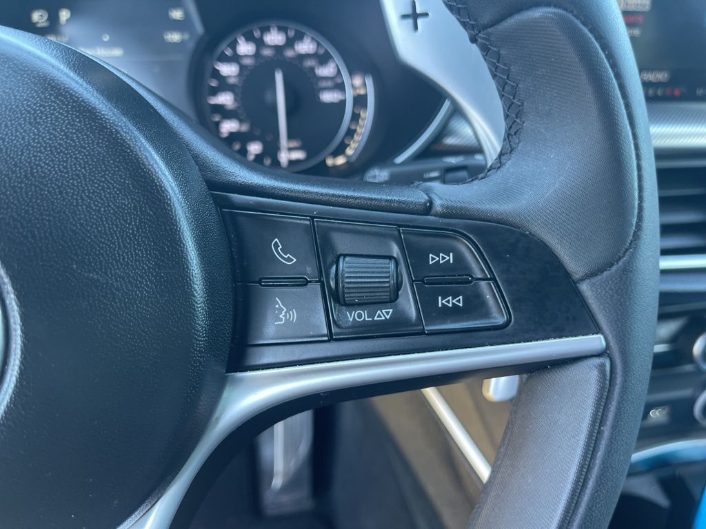 2018 Alfa Romeo Stelvio Base photo 24