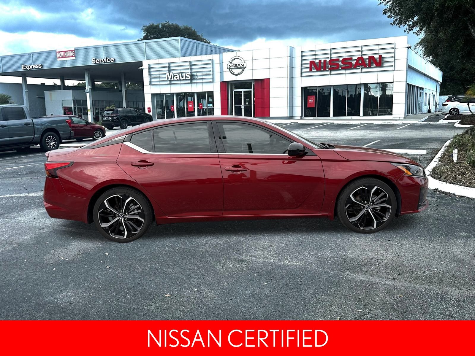 2023 Nissan Altima 2.5 SR photo 2