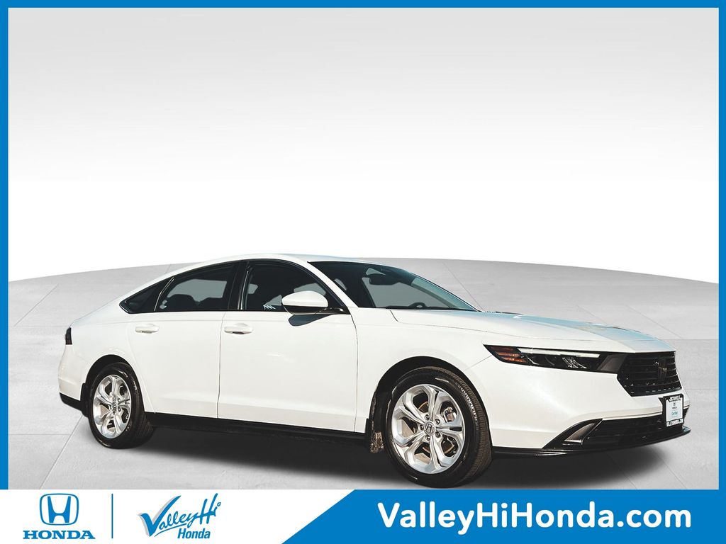 2024 Honda Accord LX's photo