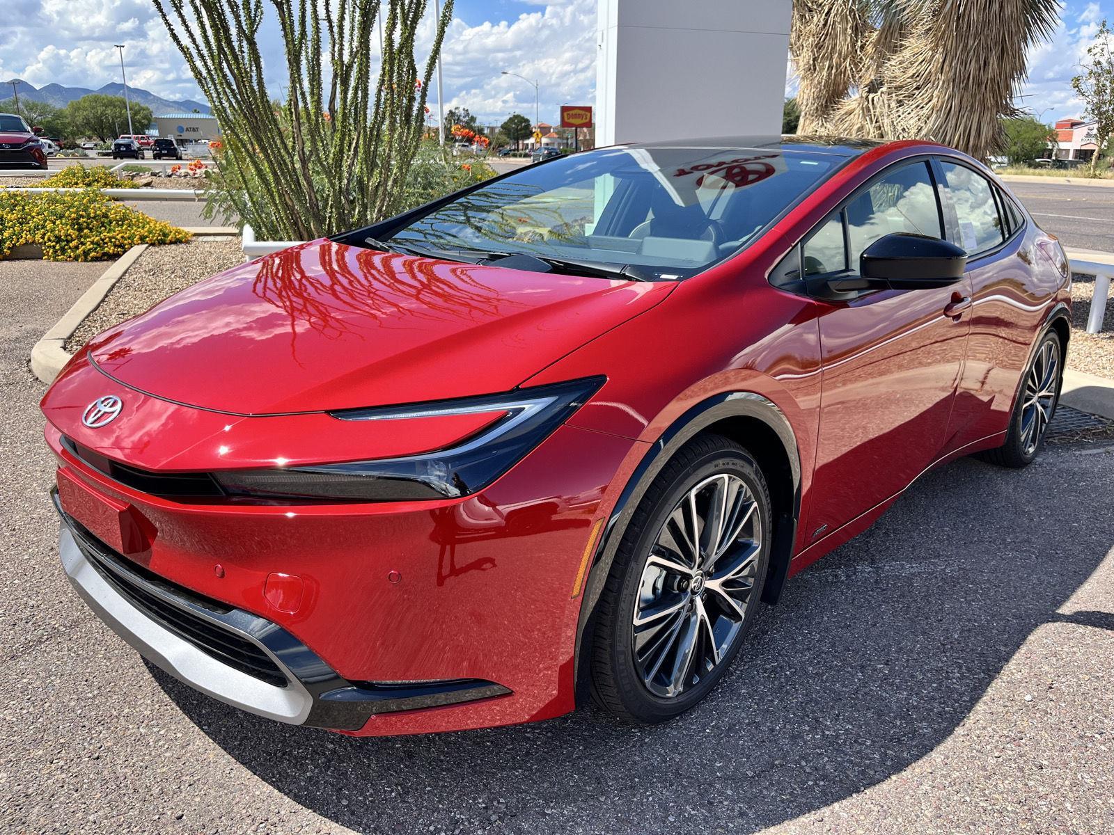 2026 Toyota Prius XLE's photo