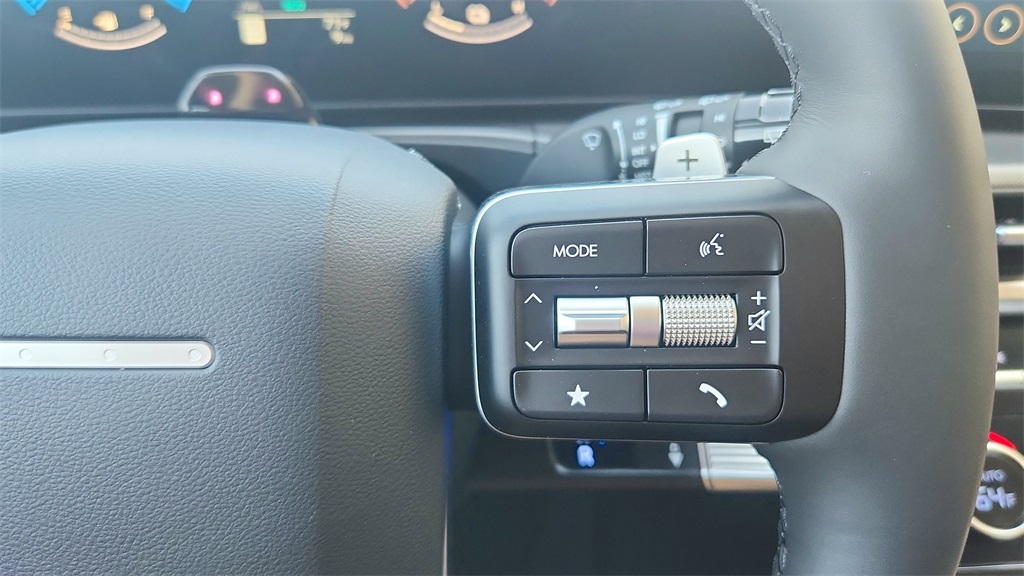 2025 Hyundai Santa Fe SEL photo 13