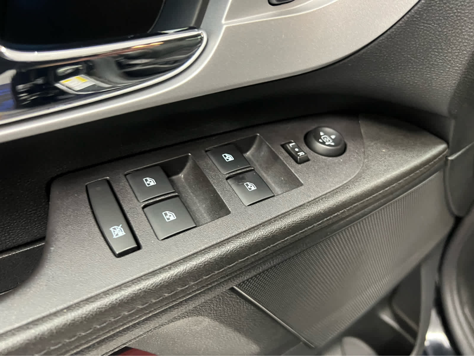 2017 Chevrolet Equinox LT photo 16