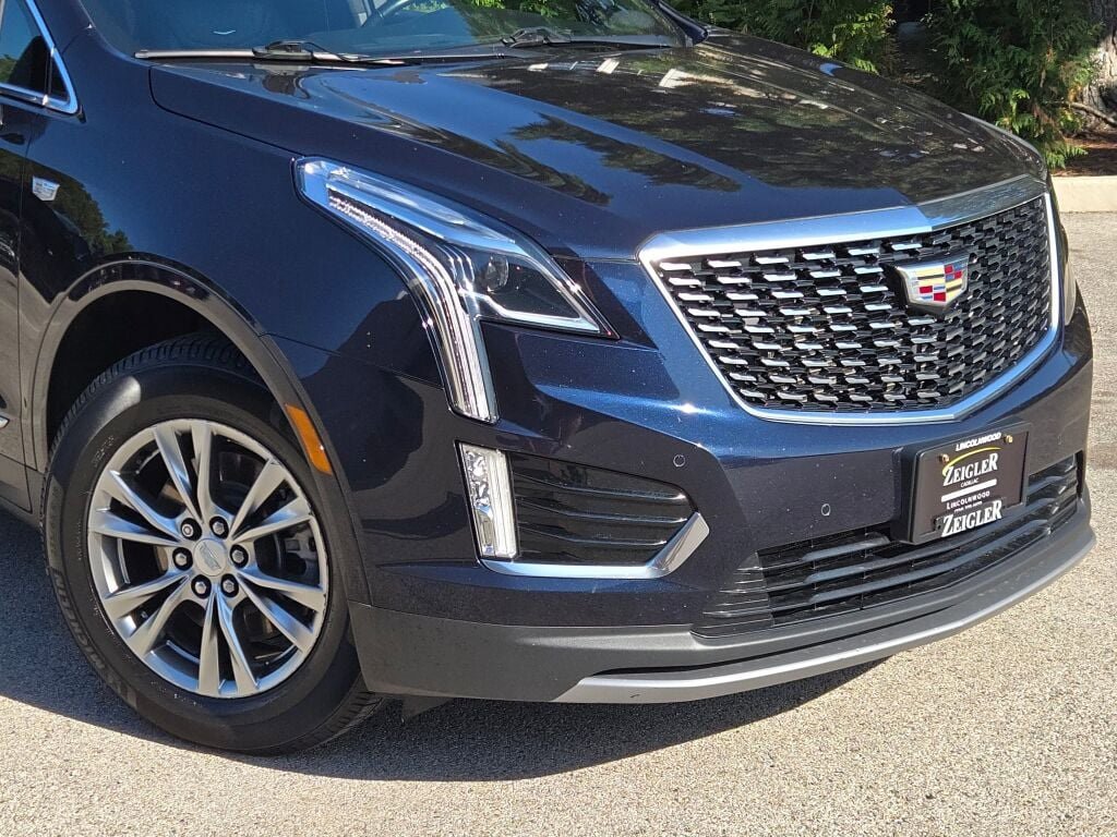 2021 Cadillac XT5 Premium Luxury photo 2