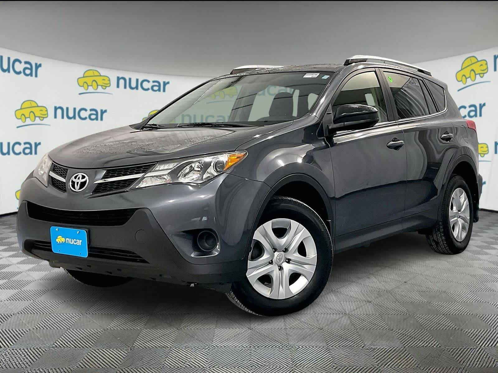 2015 Toyota RAV4 LE photo 3