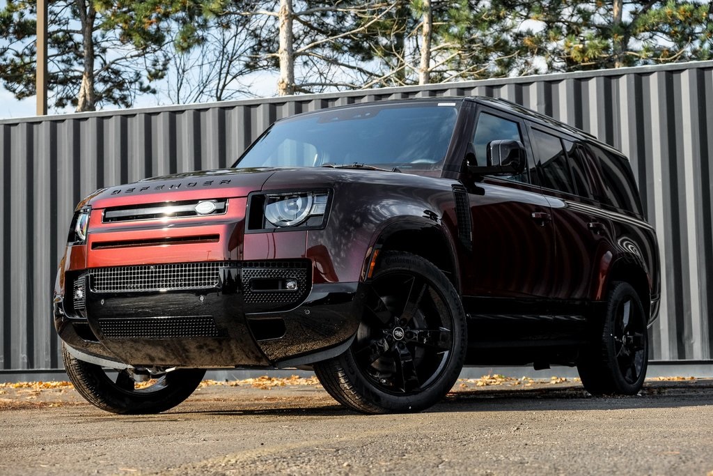 2025 Land Rover Defender X-Dynamic SE's photo