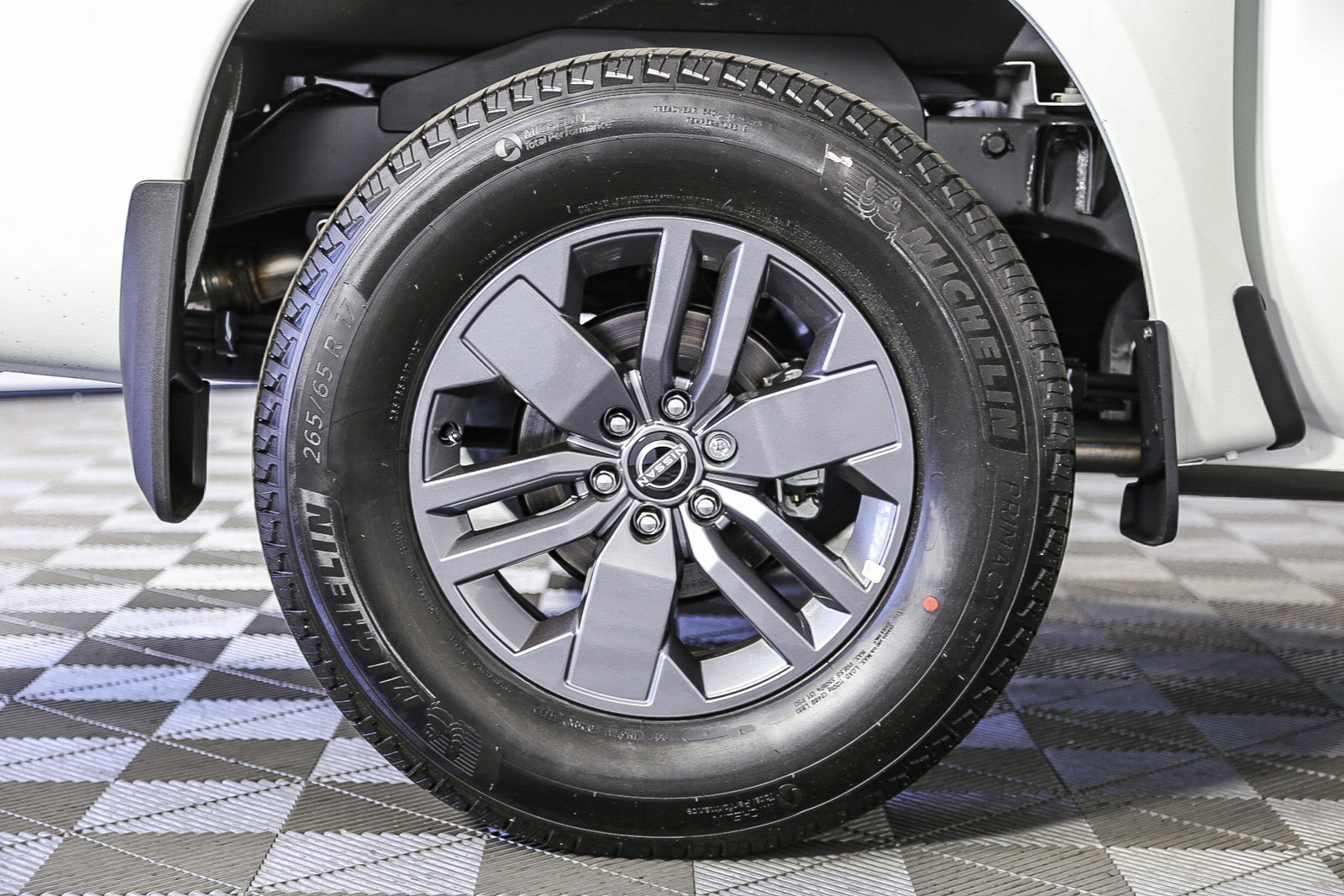 2025 Nissan Frontier Crew Cab SV photo 10
