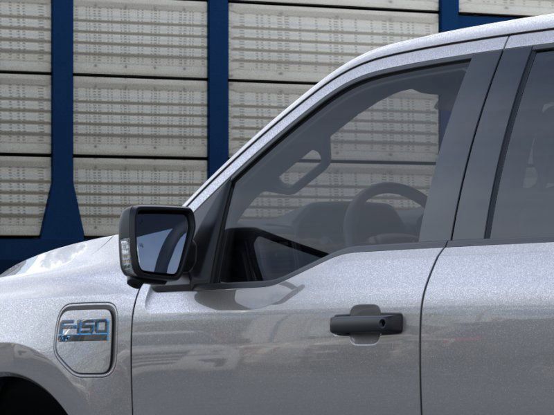 2025 Ford F-150 Lightning XLT photo 19