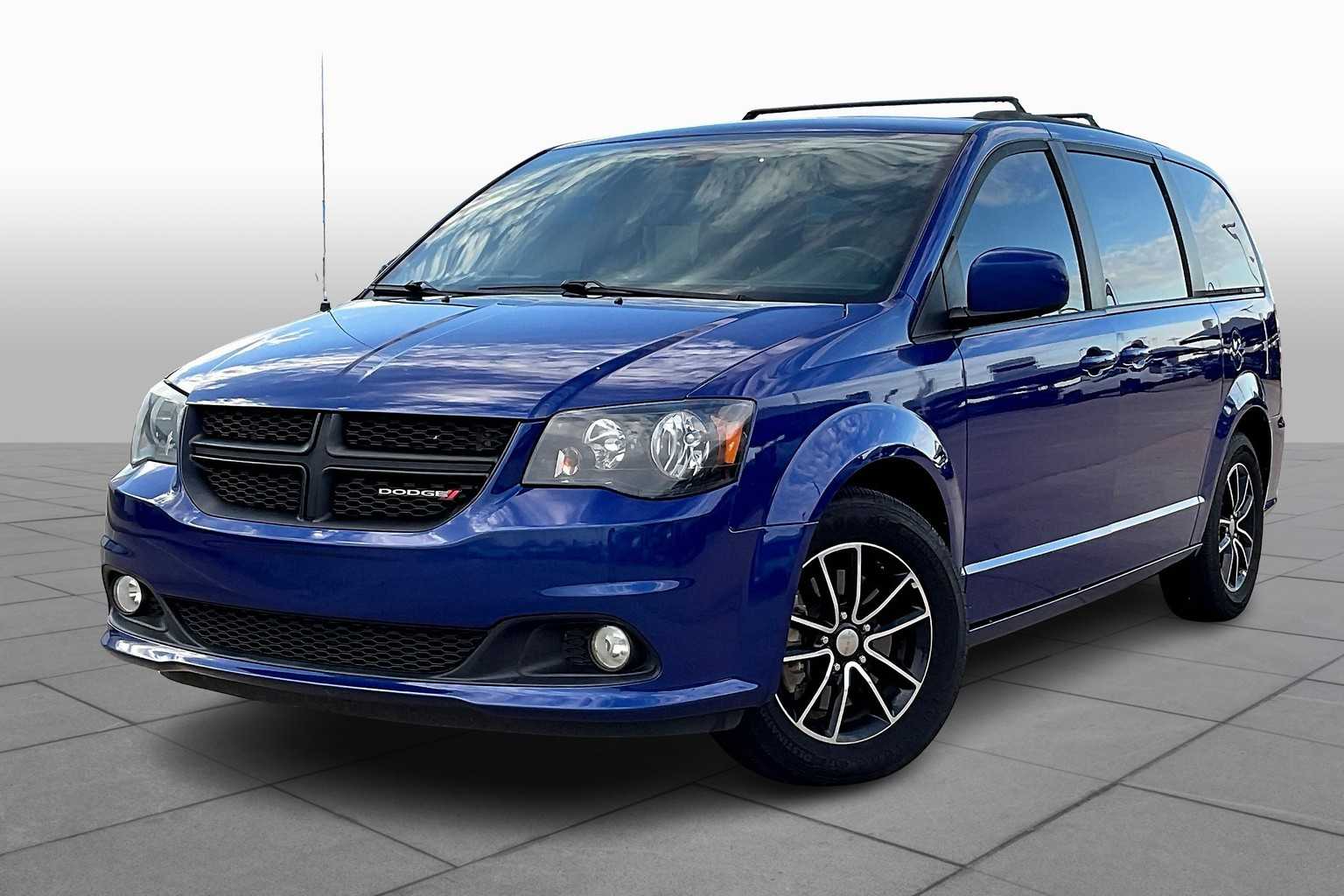 2019 Dodge Grand Caravan GT photo 2