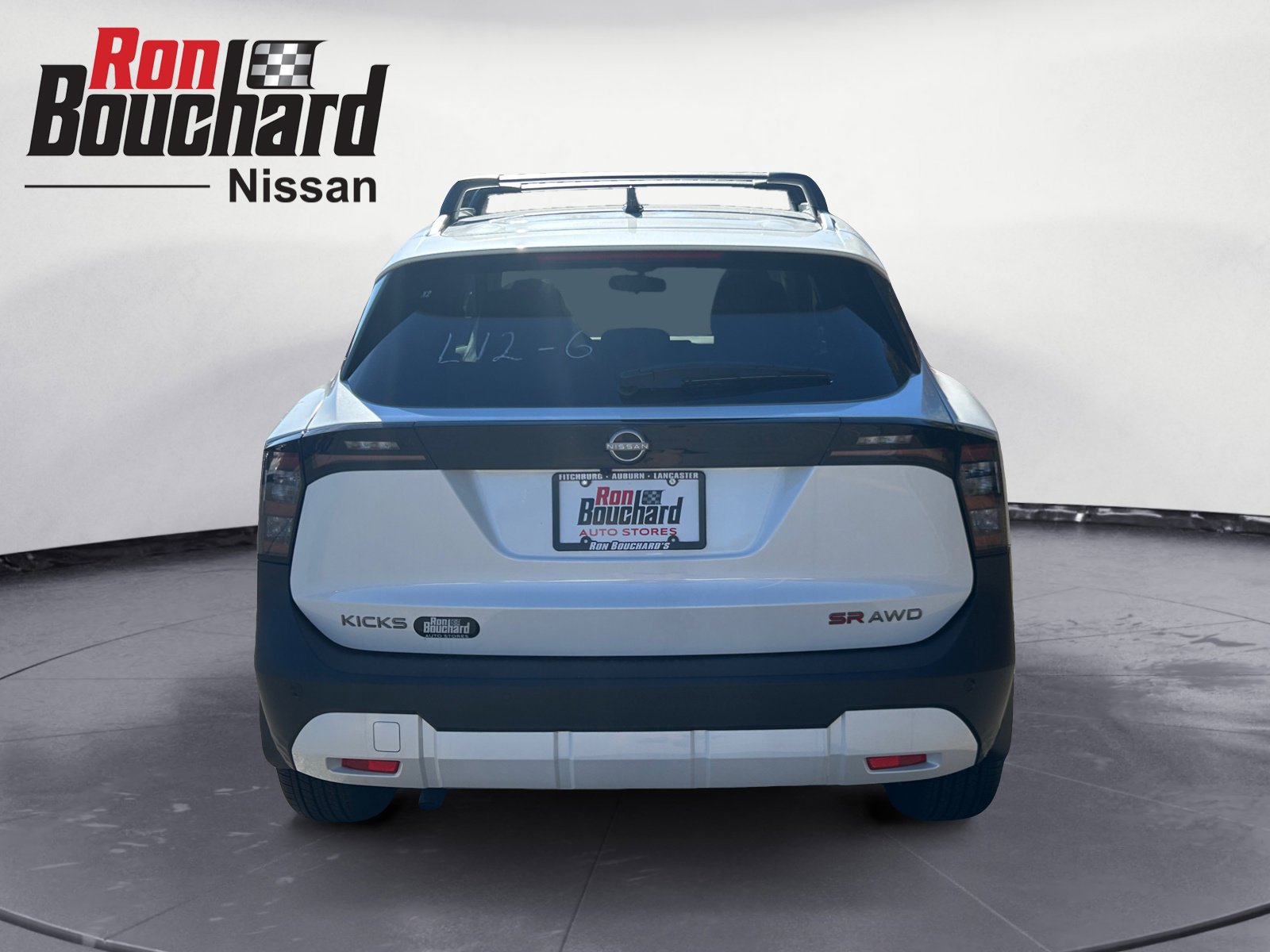 2026 Nissan Kicks SR photo 3