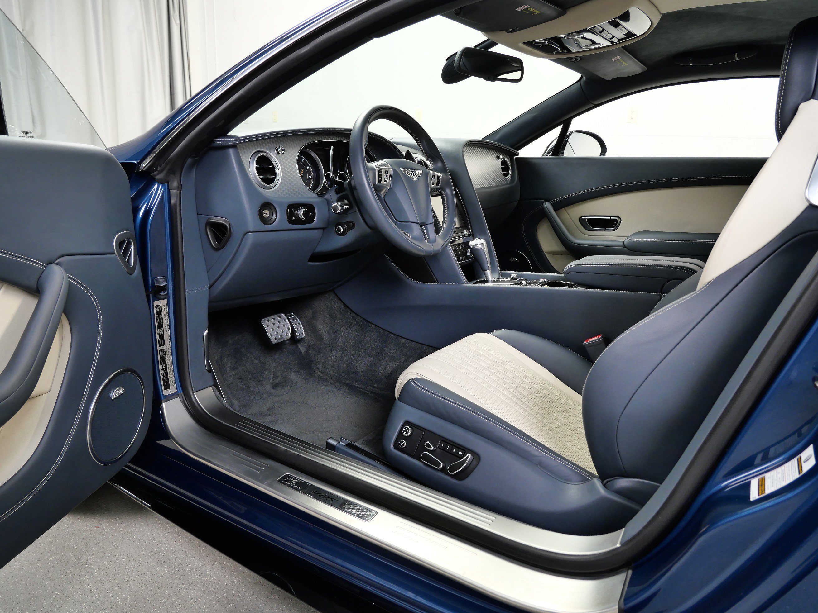 2016 Bentley Continental GT V8 S photo 12
