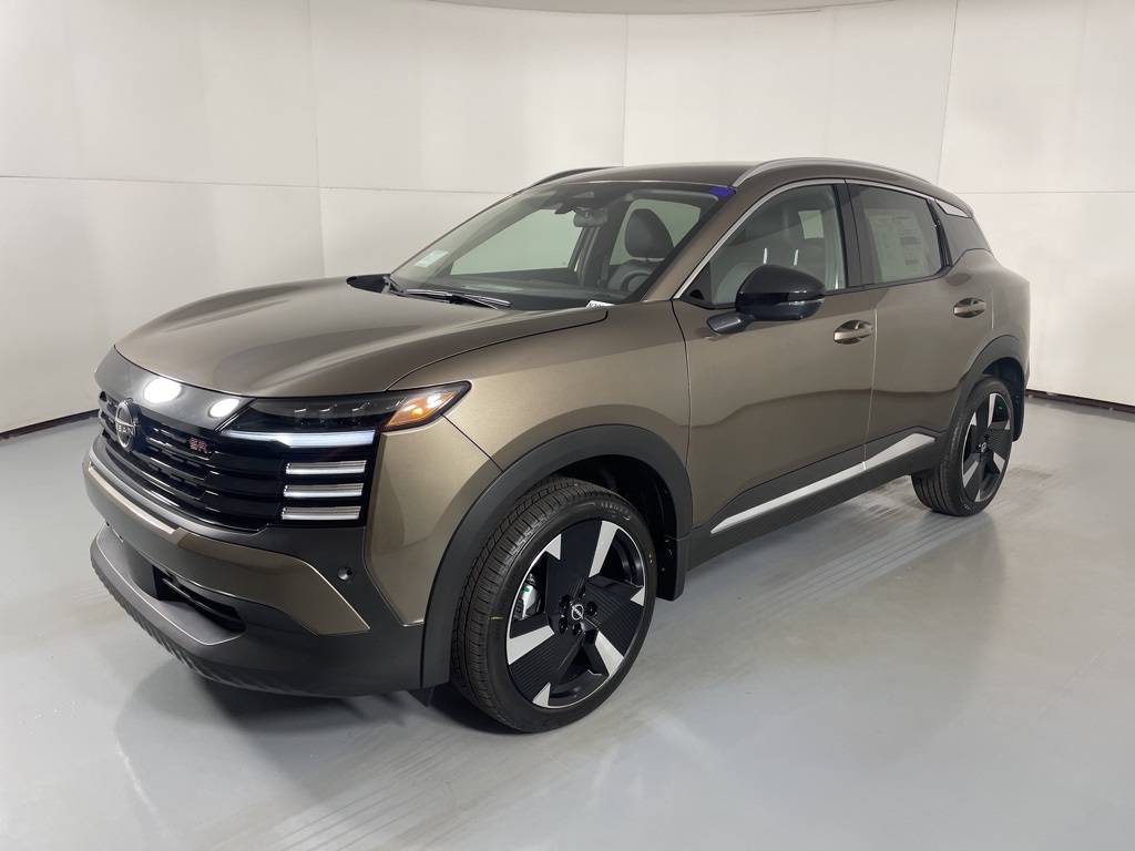 2026 Nissan Kicks SR photo 4