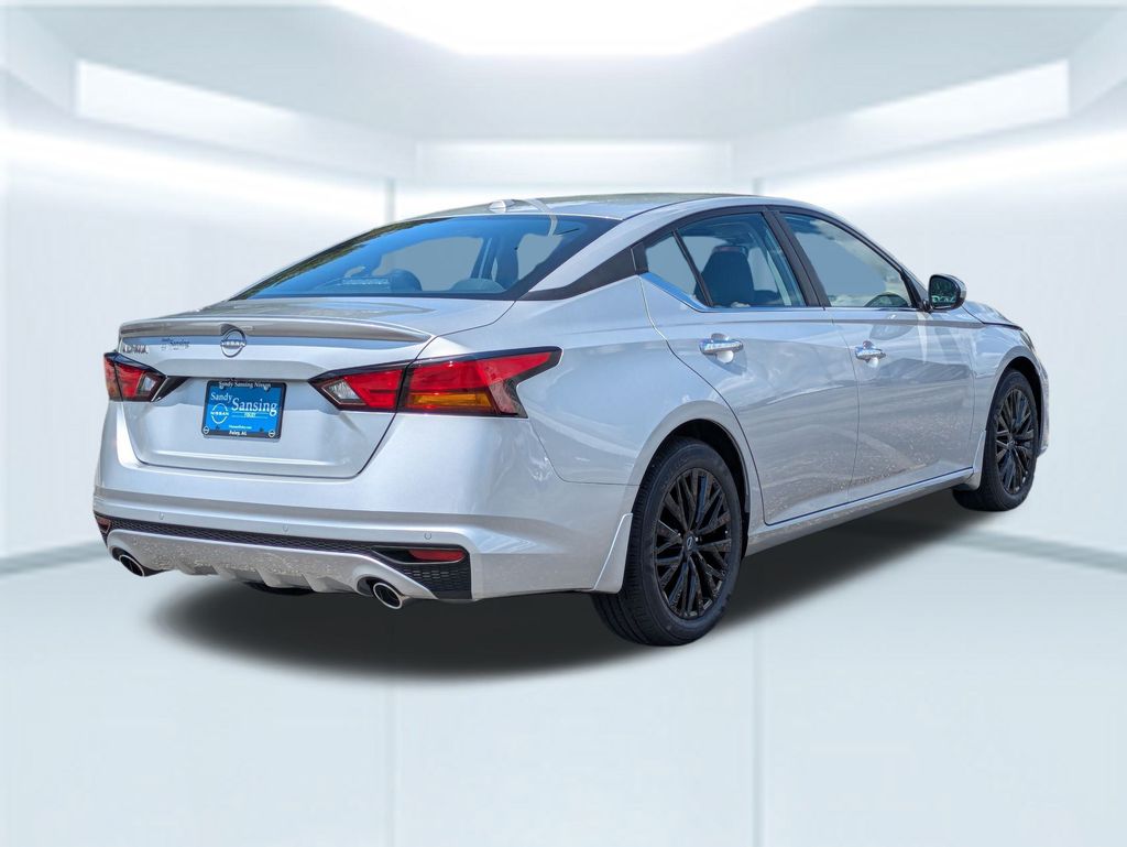 2025 Nissan Altima SV Special Edition photo 4