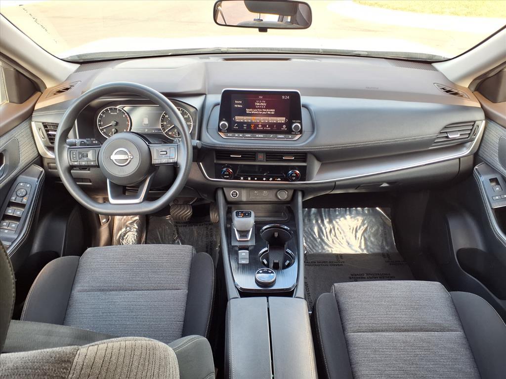 2023 Nissan Rogue SV photo 24